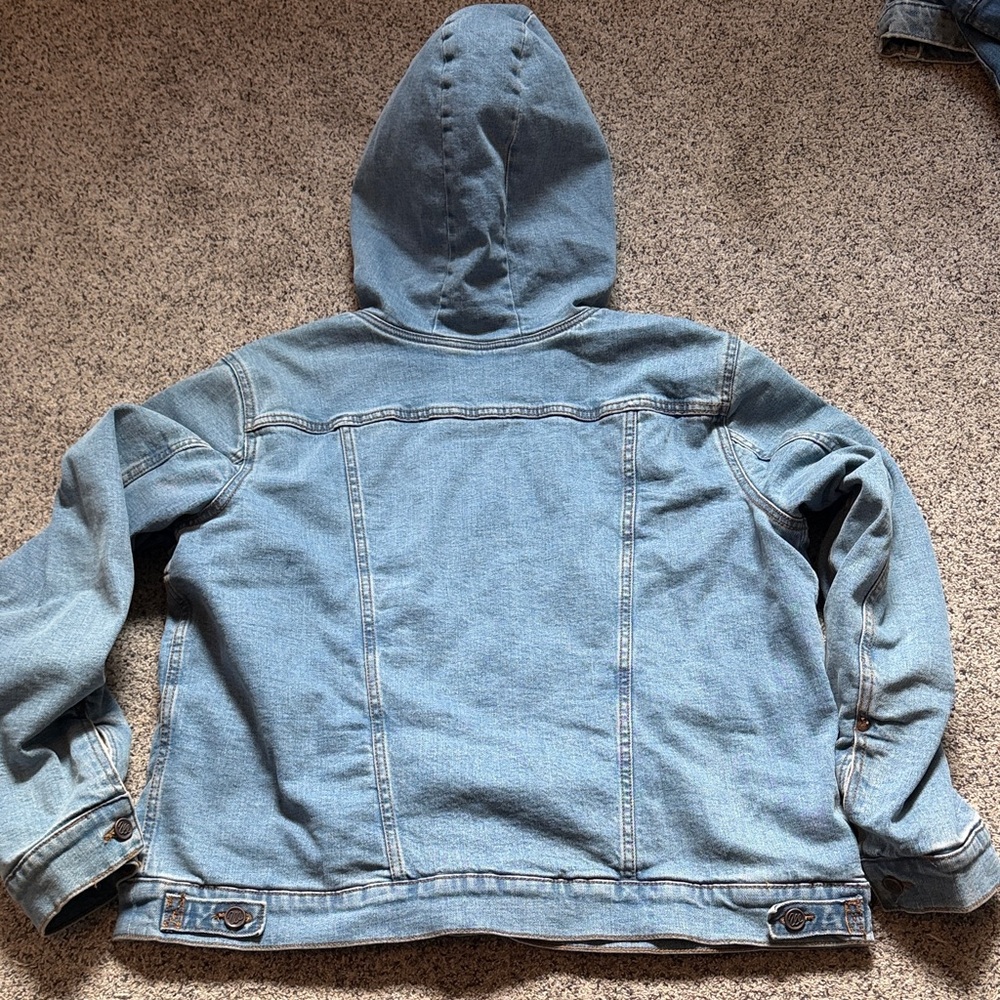 Wrangler Blue Denim Jacket with Fleece Hood - Picture 3 of 6